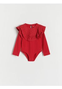Reserved - Body z ażurowym zdobiniem - czerwony. Kolor: czerwony. Materiał: dzianina, bawełna. Wzór: ażurowy #1