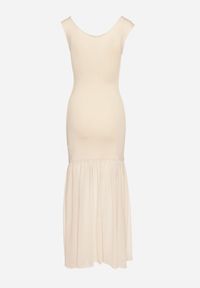 Born2be - Beżowa Koktajlowa Sukienka z Wiskozą Ozdobiona Marszczeniem Galapina. Okazja: na imprezę. Kolor: beżowy. Materiał: wiskoza. Wzór: aplikacja. Styl: wizytowy #4