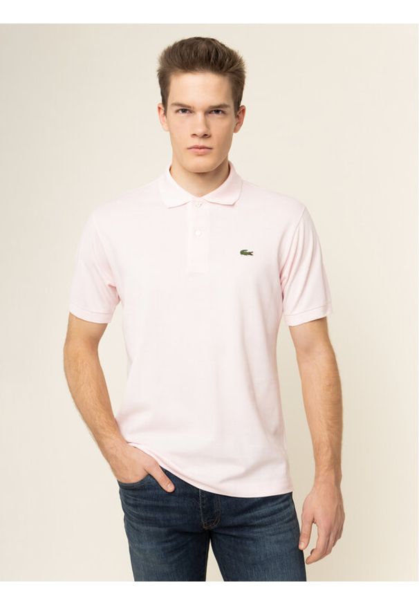 Lacoste Polo L1212 Różowy Classic Fit. Typ kołnierza: polo. Kolor: różowy. Materiał: bawełna