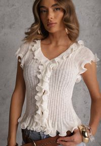Renee - Biała Bluzka z Wiskozą w Prążki z Falbanami Eunione. Kolor: biały. Materiał: wiskoza. Wzór: prążki #8