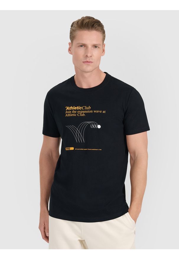 4f - 4F T-shirt regular z nadrukiem męski - czarny S. Okazja: na co dzień. Kolor: czarny. Materiał: bawełna, materiał, jersey. Długość rękawa: krótki rękaw. Długość: krótkie. Wzór: nadruk. Styl: klasyczny, sportowy, casual