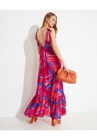 COSEL - Wzorzysta sukienka Portoryko. Okazja: na imprezę. Kolor: różowy, wielokolorowy, fioletowy. Materiał: materiał. Długość rękawa: na ramiączkach. Wzór: nadruk. Typ sukienki: rozkloszowane. Styl: wakacyjny. Długość: maxi #3
