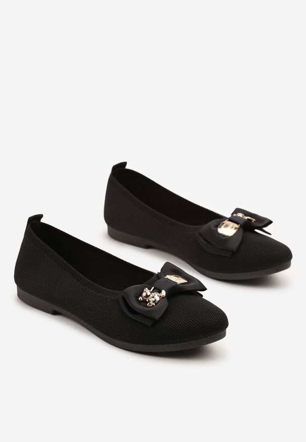 Born2be - Czarne Balerinki z Kokardą i Metalicznymi Ozdobami Litelline. Okazja: na co dzień. Kolor: czarny. Wzór: aplikacja. Styl: glamour, klasyczny, elegancki, casual