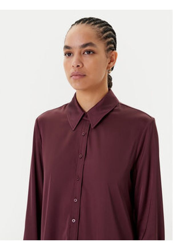 Guess Koszula A114 Bordowy Regular Fit. Kolor: czerwony. Materiał: syntetyk