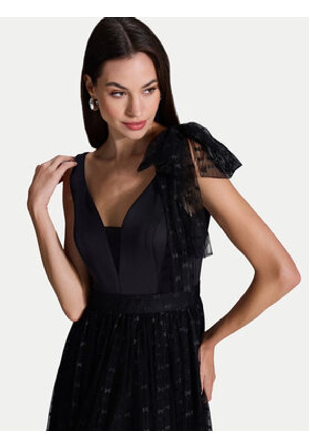 Swing Sukienka wieczorowa 5AI04600 Czarny Regular Fit. Kolor: czarny. Materiał: syntetyk. Styl: wizytowy