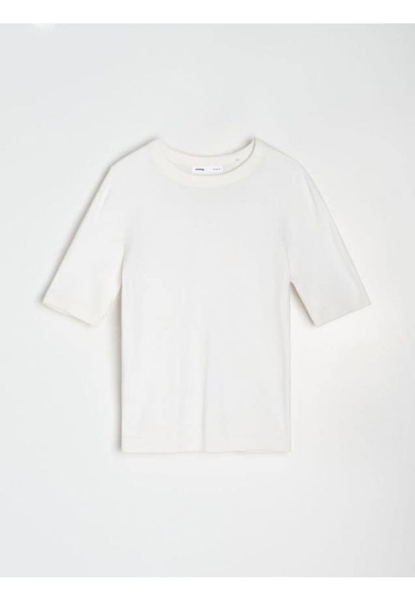 Sinsay - Swetrowa bluzka z krótkim rękawem - kremowy. Kolor: kremowy. Długość rękawa: krótki rękaw. Długość: krótkie