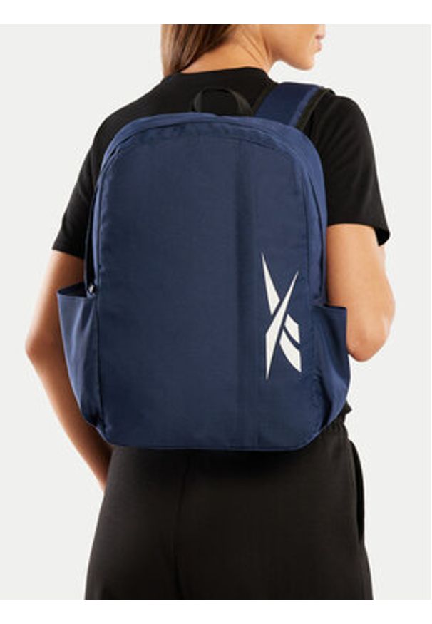 Reebok Plecak RBK-P-005-CCC Granatowy. Kolor: niebieski. Materiał: poliester, materiał