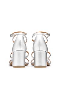 Kazar - Srebrne sandały damskie. Okazja: na ślub cywilny, na wesele. Zapięcie: pasek. Kolor: srebrny. Materiał: skóra. Wzór: paski, aplikacja. Obcas: na obcasie. Styl: elegancki. Wysokość obcasa: średni #7