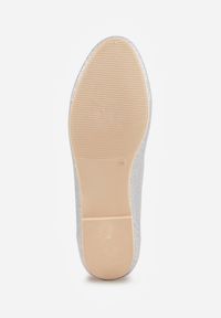 Born2be - Srebrne Płaskie Balerinki Pokryte Brokatowym Zdobieniem Qarneli. Okazja: na co dzień. Kolor: srebrny. Materiał: jeans. Wzór: aplikacja. Styl: elegancki, casual #5