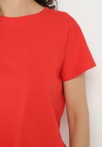 Born2be - Czerwony T-shirt z Bawełny z Ozdobnym Wiązaniem Sunitra. Okazja: na co dzień, na spotkanie biznesowe. Kolor: czerwony. Materiał: bawełna. Sezon: lato, wiosna. Styl: biznesowy, klasyczny, casual #4