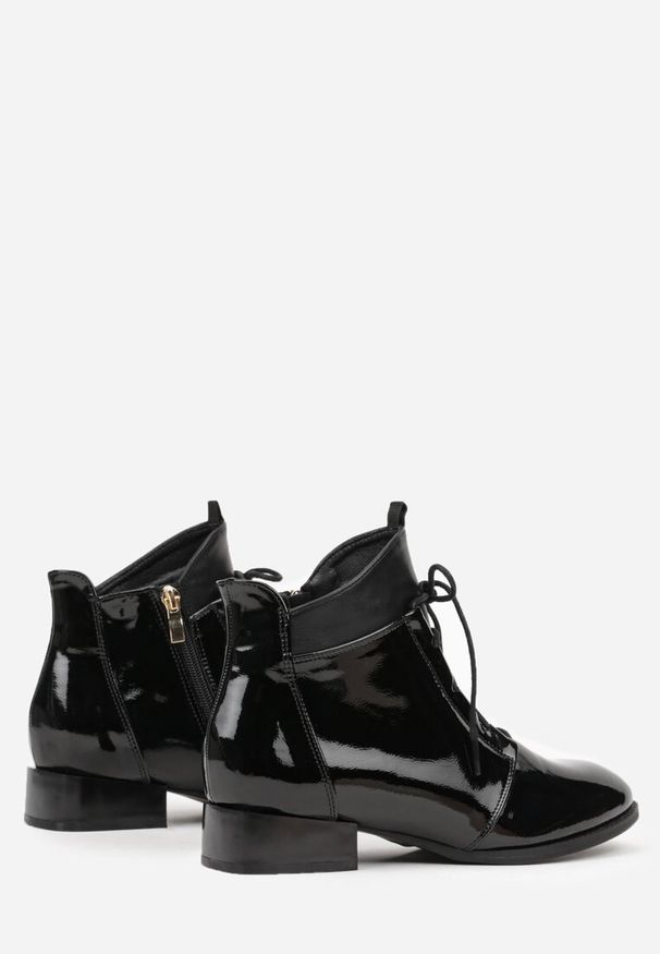 Renee - Czarne Botki Lakierowane na Płaskiej Podeszwie ze Sznurowaniem Mivalia. Okazja: na co dzień, na spotkanie biznesowe. Zapięcie: sznurówki. Kolor: czarny. Materiał: lakier. Obcas: na płaskiej podeszwie. Styl: biznesowy, casual, elegancki, rockowy