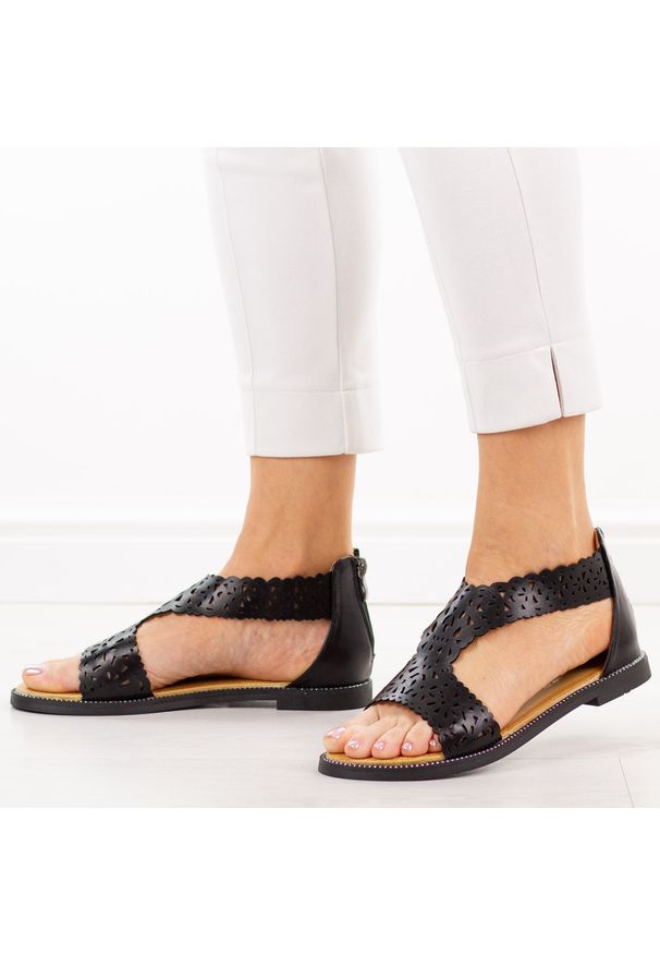 Czarne sandały damskie Filippo Ds7889/26. Okazja: na co dzień. Kolor: czarny. Materiał: skóra. Sezon: wiosna, lato. Styl: elegancki, casual