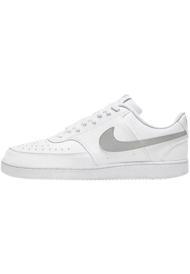 Buty do chodzenia męskie Nike Court Vision Lo Nn. Zapięcie: sznurówki. Kolor: biały, wielokolorowy. Materiał: materiał, skóra. Szerokość cholewki: normalna. Model: Nike Court. Sport: turystyka piesza