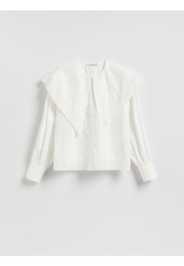 Reserved - Koszula z dekoracyjnym kołnierzem - biały. Kolor: biały. Materiał: bawełna