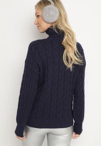 Born2be - Granatowy Sweter z Golfem w Warkoczowy Splot ze Ściągaczami Maraiwai. Typ kołnierza: golf. Kolor: niebieski. Wzór: ze splotem. Sezon: jesień #4
