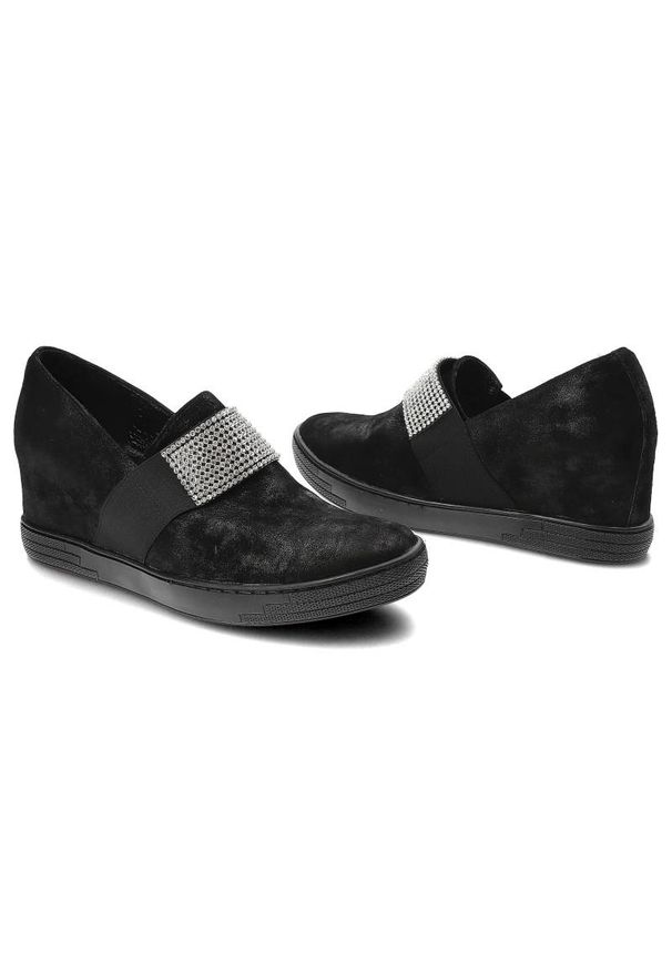 Czarne Półbuty Marshall Skórzane Buty Na Koturnie. Okazja: na co dzień, na spotkanie biznesowe. Kolor: czarny. Materiał: skóra. Wzór: aplikacja. Obcas: na koturnie. Styl: biznesowy, casual, klasyczny