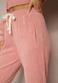Renee - Różowe Dresowe Spodnie z Bawełną High Waist Wykończone w Pasie Gumką Ekadela. Stan: podwyższony. Kolor: różowy. Materiał: dresówka, bawełna