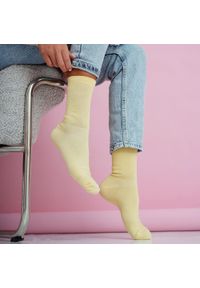 Milena - Zółte skarpetki damskie 1225. Kolor: żółty. Materiał: elastan, bawełna, poliamid, materiał #1