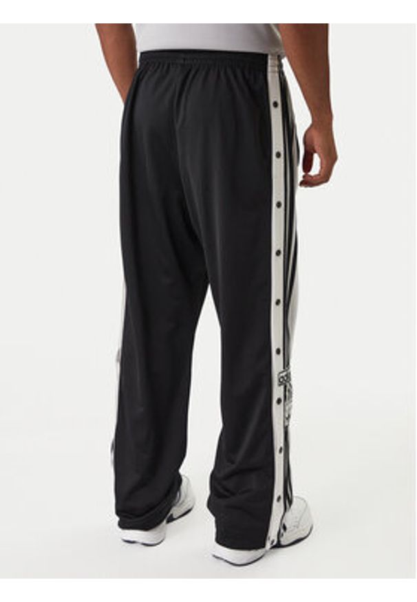 Adidas - adidas Spodnie dresowe Adibreak Classic KD4094 Czarny Regular Fit. Kolor: czarny. Materiał: syntetyk