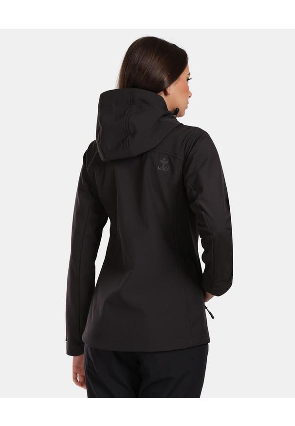Damska kurtka softshell Kilpi RAVIA-W. Kolor: czarny. Materiał: softshell. Sport: turystyka piesza
