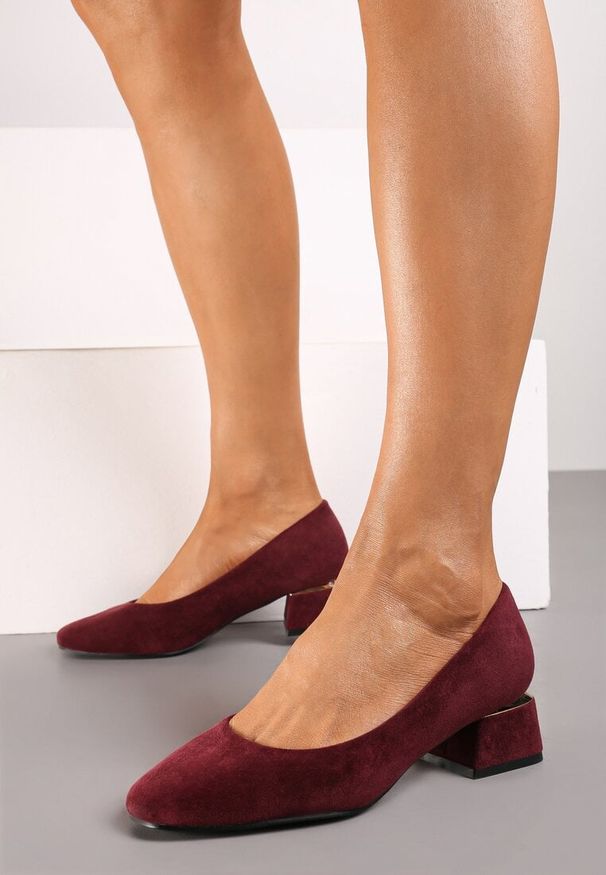 Renee - Bordowe Czółenka z Wkładką z Naturalnej Skóry i Metaliczną Wstawką Sariann. Kolor: czerwony. Materiał: skóra. Obcas: na obcasie. Styl: elegancki. Wysokość obcasa: średni