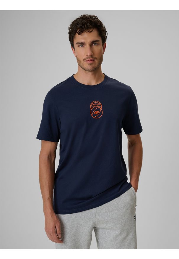 4f - 4F T-shirt regular z nadrukiem męski - granatowy M. Okazja: na co dzień. Kolor: niebieski. Materiał: materiał, bawełna, dzianina. Wzór: nadruk. Styl: casual, klasyczny