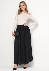 Born2be - Czarna Spódnica o Rozkloszowanym Kroju z Plisami i Gumką w Talii Ulithra. Okazja: na co dzień. Kolor: czarny. Styl: klasyczny, elegancki, casual #4