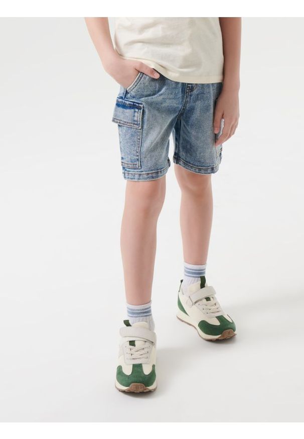Sinsay - Szorty jeansowe - niebieski. Kolor: niebieski. Materiał: jeans