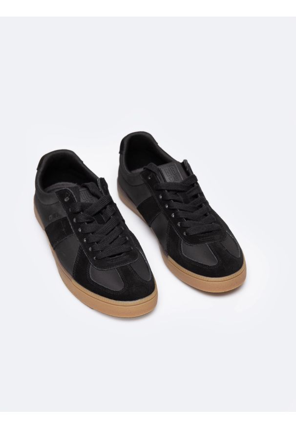 Big-Star - Sneakersy męskie ze skóry naturalnej czarne RR174038 906. Okazja: na co dzień. Zapięcie: sznurówki. Kolor: czarny. Materiał: skóra. Szerokość cholewki: normalna
