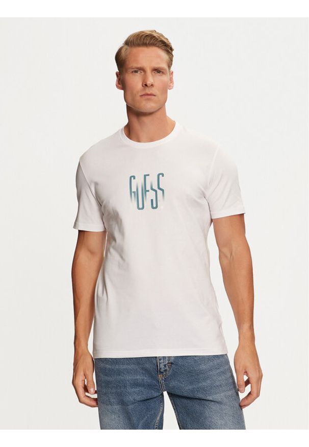 Guess T-Shirt M4BI33 J1314 Biały Slim Fit. Kolor: biały. Materiał: bawełna
