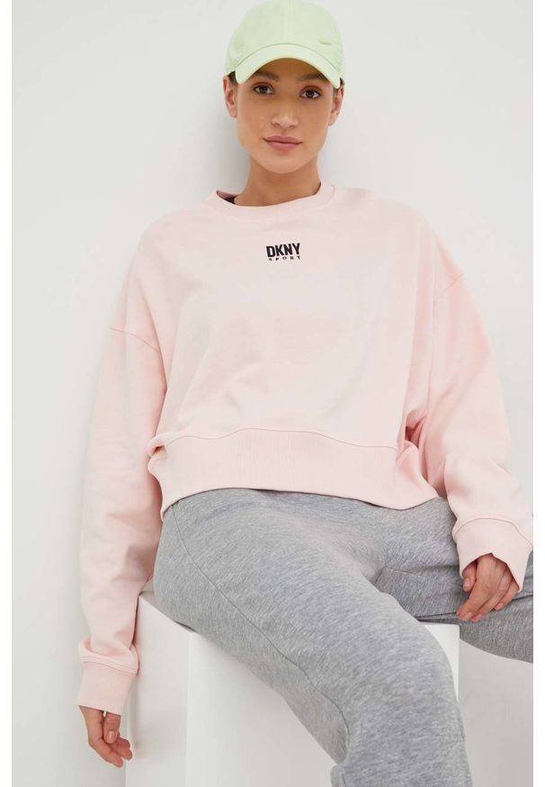 DKNY - Dkny bluza damska kolor różowy gładka. Kolor: różowy. Wzór: gładki