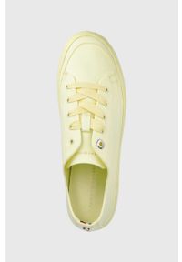 TOMMY HILFIGER - Tommy Hilfiger tenisówki damskie kolor żółty. Nosek buta: okrągły. Zapięcie: sznurówki. Kolor: żółty. Materiał: guma. Obcas: na platformie