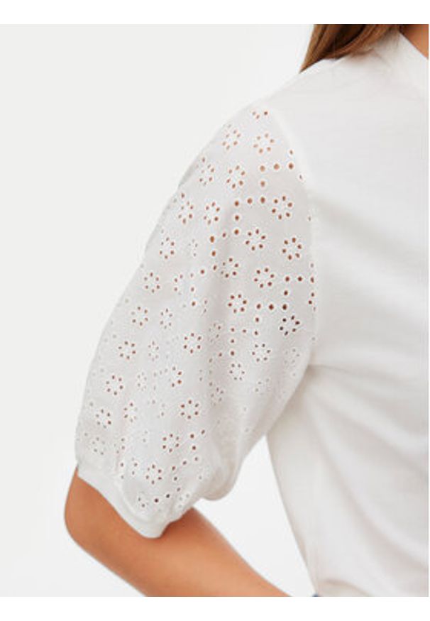 Vero Moda Bluzka Janni 10340706 Biały Regular Fit. Kolor: biały. Materiał: bawełna