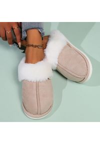 Intica - Kapcie domowe ocieplane z miękką wyściółką Shalanda. Okazja: do domu. Kolor: brązowy. Materiał: materiał. Styl: elegancki, casual #4