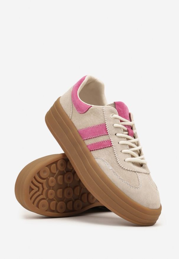 Born2be - Beżowo-Fuksjowe Zamszowe Sneakersy na Grubej Podeszwie z Paskami i Skórzaną Wkładką Felenne. Okazja: na co dzień. Zapięcie: pasek. Kolor: beżowy. Materiał: skóra, zamsz. Wzór: paski