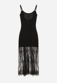 Born2be - Czarna Prążkowana Sukienka Koktajlowa Ozdobiona Koronką Sonalitea. Kolor: czarny. Materiał: koronka, prążkowany. Wzór: aplikacja, koronka. Styl: wizytowy #2