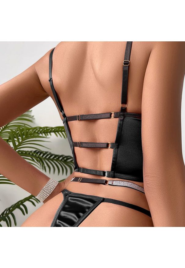 Intica - Komplet bielizny z body i pasem do pończoch z kokardą Iside. Kolor: czerwony. Materiał: materiał. Długość: długie