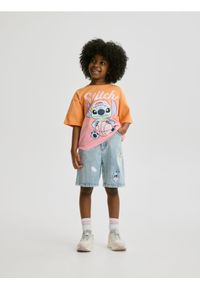 Reserved - Jeansowe szorty bermudy Lilo i Stitch - niebieski. Kolor: niebieski. Materiał: jeans #1