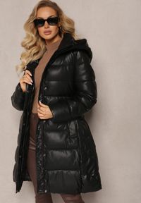 Renee - Czarna Wiskozowa Kurtka z Imitacji Skóry z Ozdobnym Pikowaniem z Paskiem i Kapturem Gersja. Kolor: czarny. Materiał: skóra, wiskoza #5
