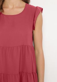 Born2be - Ciemnoróżowa Rozkloszowana Sukienka z Falbankami Zapinana przy Szyi Rettesa. Okazja: na co dzień. Typ kołnierza: kołnierz z falbankami. Kolor: różowy. Materiał: tkanina, wiskoza. Sezon: lato. Styl: casual, elegancki #4