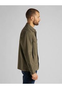 Lee - LEE MILITARY WORKER SHIRT MĘSKA KOSZULA MATERIAŁOWA REGULAR FIT OLIVE GREEN L66CTHNX. Materiał: materiał #3