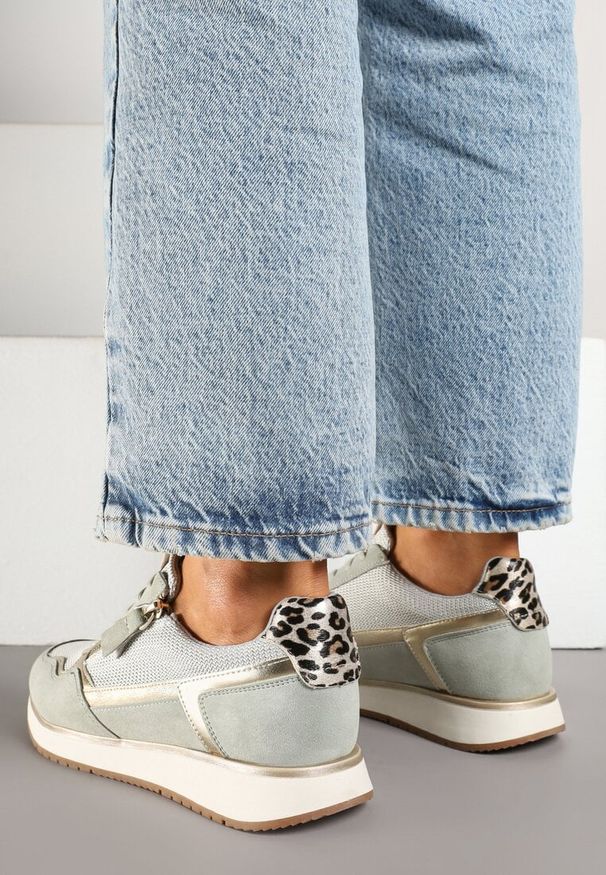 Renee - Jasnozielone Sneakersy Ozdobione Suwakiem i Metalicznymi Wstawkami Alua. Okazja: na co dzień. Kolor: zielony. Materiał: jeans. Wzór: aplikacja. Sezon: wiosna, lato