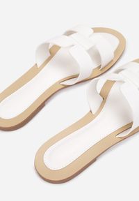 Renee - Białe Klapki Anastias. Nosek buta: okrągły. Kolor: biały. Wzór: aplikacja. Obcas: na obcasie. Wysokość obcasa: niski #5