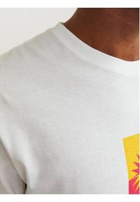 Jack & Jones - Jack&Jones T-Shirt Jormarbella 12255569 Biały Relaxed Fit. Kolor: biały. Materiał: bawełna #12