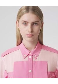 Burberry - BURBERRY - Różowa koszula z jedwabnej krepy. Kolor: różowy, wielokolorowy, fioletowy. Materiał: jedwab. Długość rękawa: długi rękaw. Długość: długie. Styl: klasyczny #4