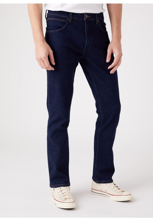 Męskie Spodnie Jeansowe Wrangler Greensboro Day Drifter W15qq821u 112320126, W32 L30. Okazja: na co dzień. Styl: casual, klasyczny