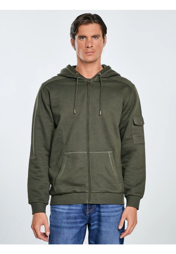 Big-Star - Bluza męska rozpinana z kapturem khaki Jagmur 303. Okazja: na co dzień. Typ kołnierza: kaptur. Kolor: zielony. Materiał: dzianina. Wzór: ze splotem. Styl: klasyczny, sportowy, casual, elegancki