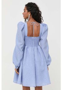 Custommade sukienka kolor niebieski mini rozkloszowana. Typ kołnierza: dekolt w karo. Kolor: niebieski. Typ sukienki: rozkloszowane. Długość: mini #5