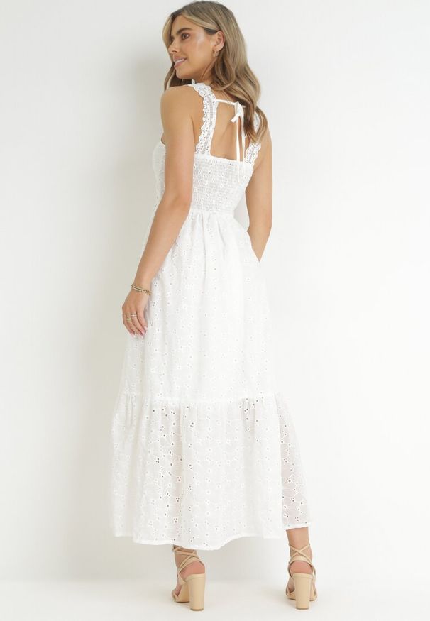 Born2be - Biała Rozkloszowana Sukienka Maxi z Haftowanej Tkaniny z Koronką Undine. Kolor: biały. Materiał: tkanina, koronka. Długość rękawa: na ramiączkach. Wzór: haft, koronka. Długość: maxi