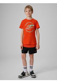 4f - 4F T-shirt loose z nadrukiem chłopięcy - czerwony 152 (11-12 lat). Okazja: na co dzień, na uczelnię. Kolor: czerwony. Materiał: skóra, dresówka, dzianina, materiał, bawełna. Wzór: nadruk. Sezon: lato. Styl: casual #2